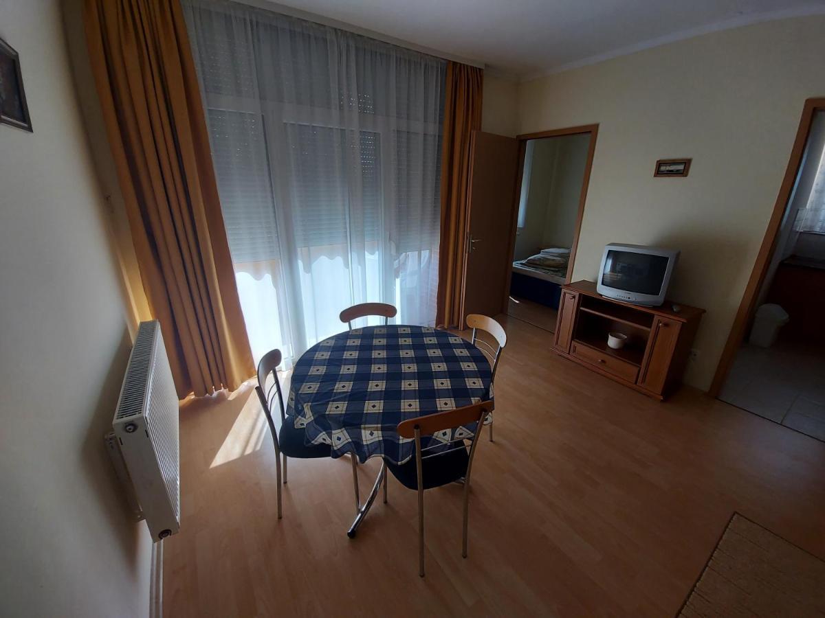 Апартаменты Romai Therme Apartman Хевиз Экстерьер фото