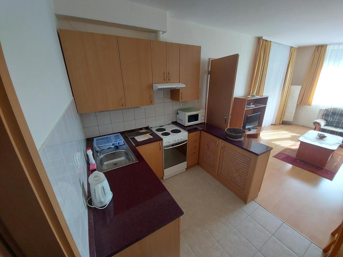Апартаменты Romai Therme Apartman Хевиз Экстерьер фото