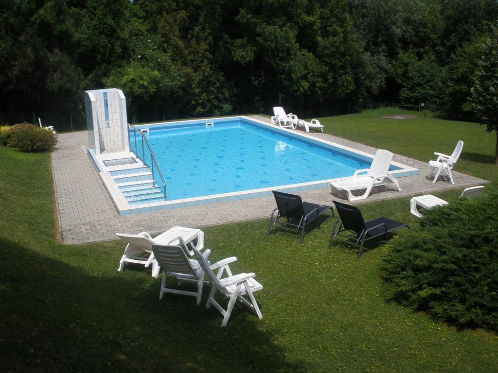 Апартаменты Romai Therme Apartman Хевиз Экстерьер фото